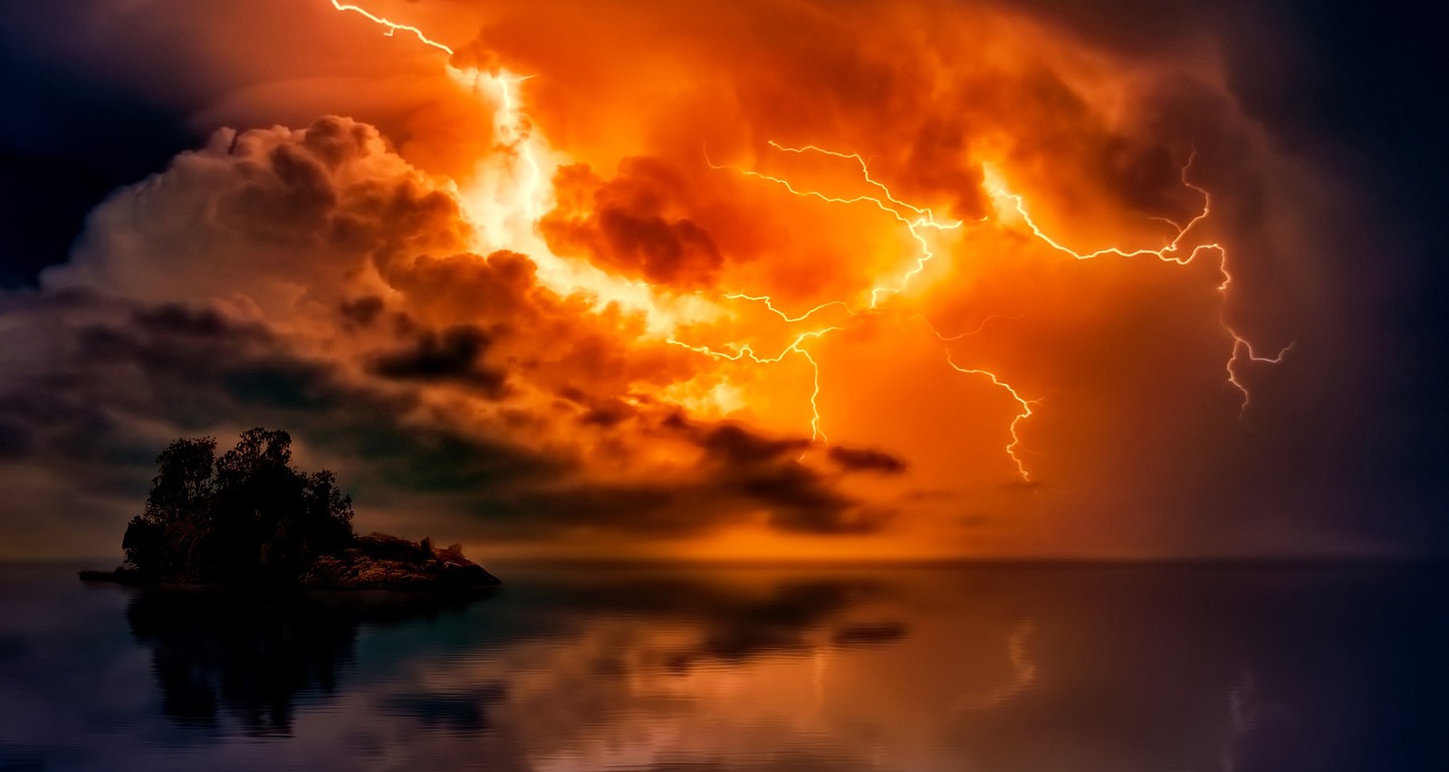 symbolic meaning of lightning