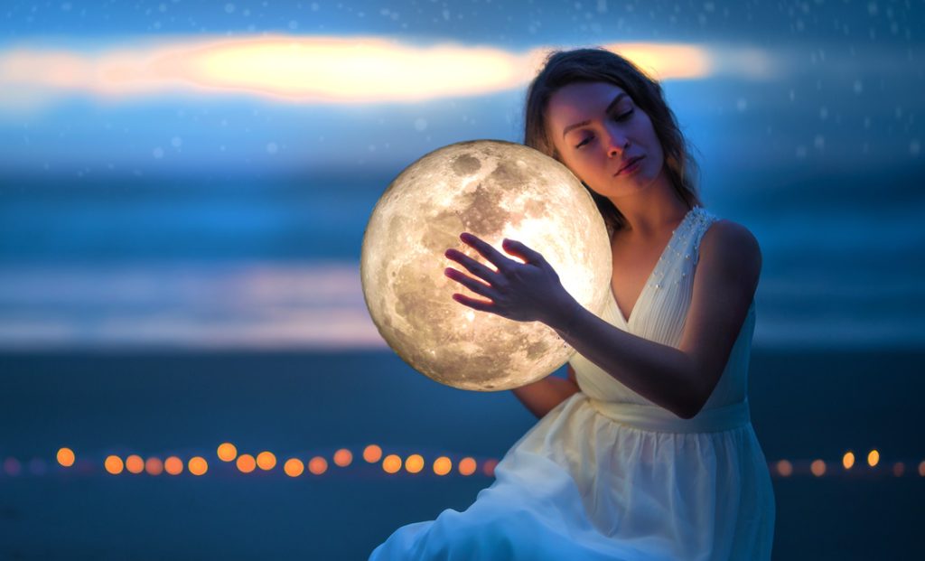 Moon Goddesses: Myth, Meaning and Symbols