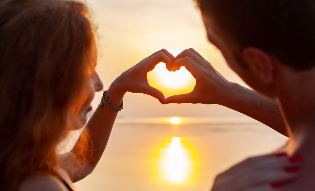 How to Manifest a Relationship and Manifest Love in Your Life